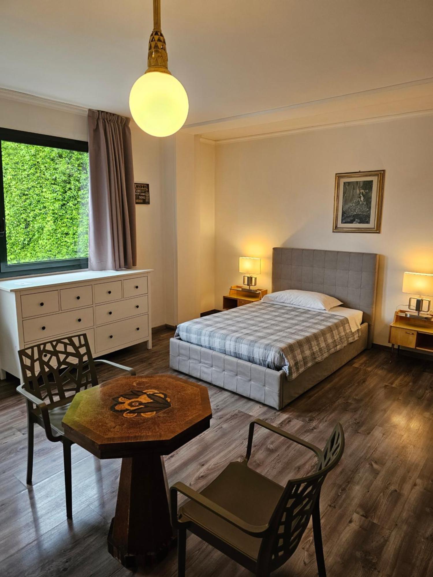 Aparthotel Victoria Royal Garden à Côme Extérieur photo