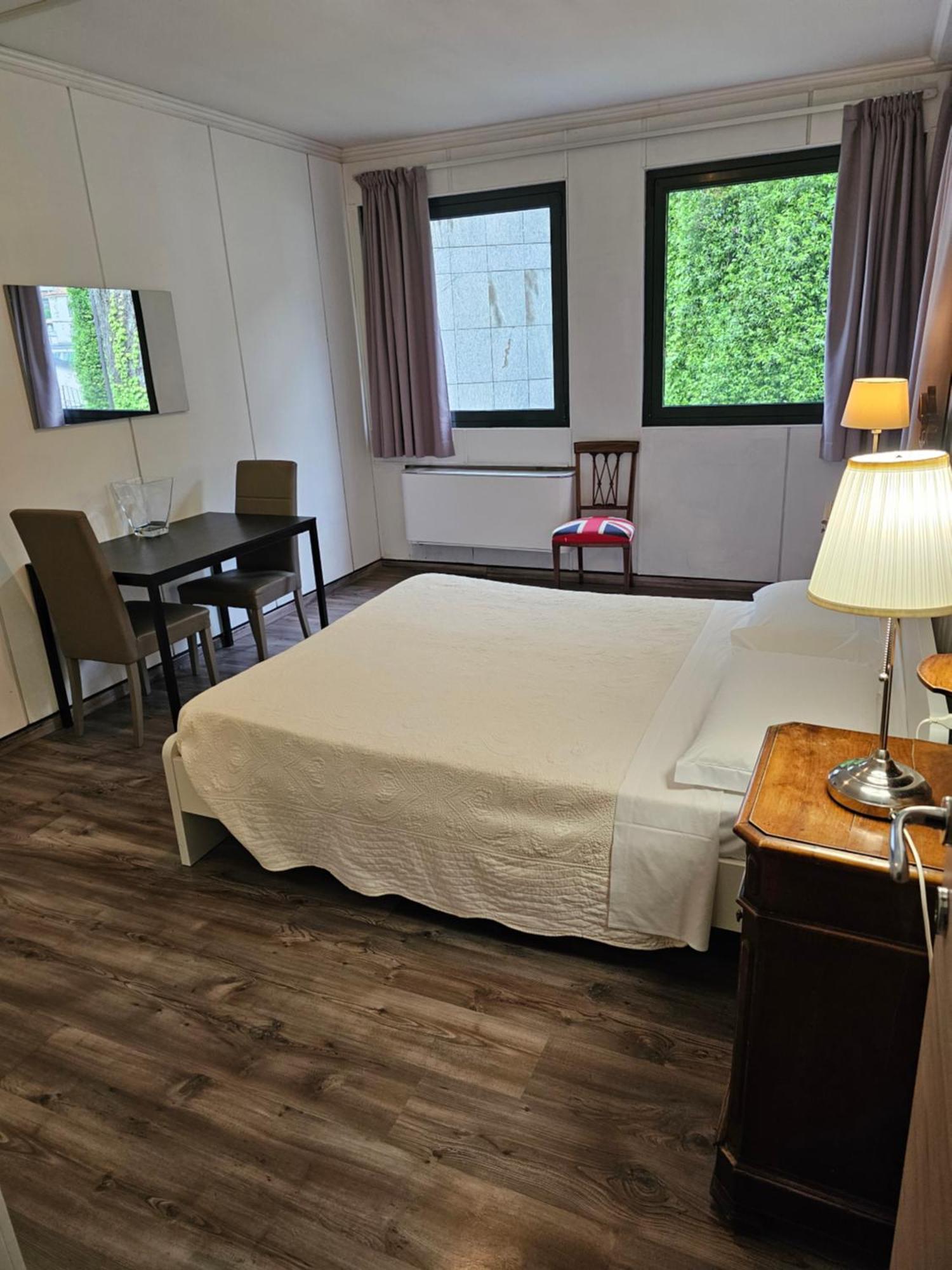 Aparthotel Victoria Royal Garden à Côme Extérieur photo